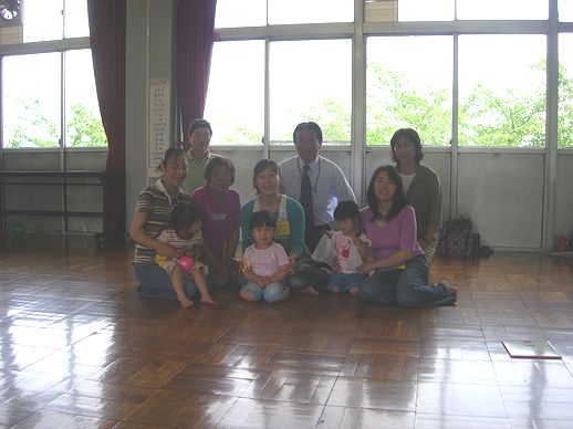 子育て子組みのお母さんたちと懇談しました